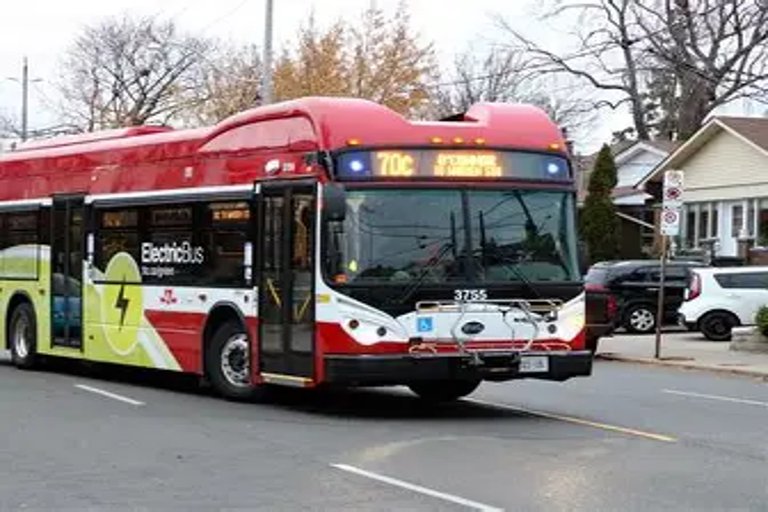 New electric bus fleet begins service in Toronto