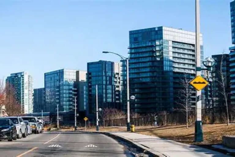 Toronto expands affordable housing program with new downtown complex